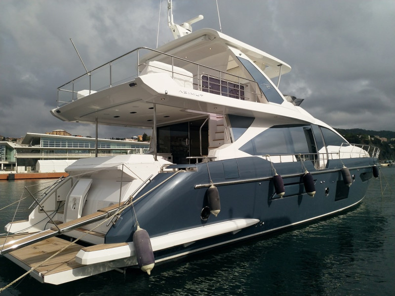 72 FLY 2022 74' 3" AZIMUT YACHTS