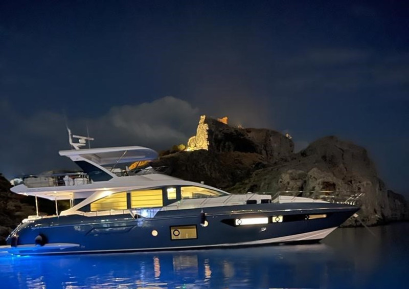 72 FLY 2022 74' 3" AZIMUT YACHTS