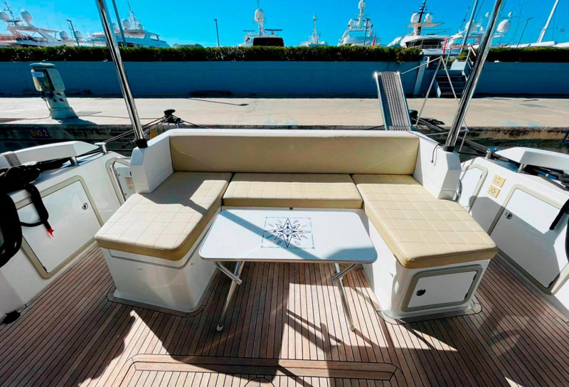 FLY 50 2016 52' 1" AZIMUT YACHTS