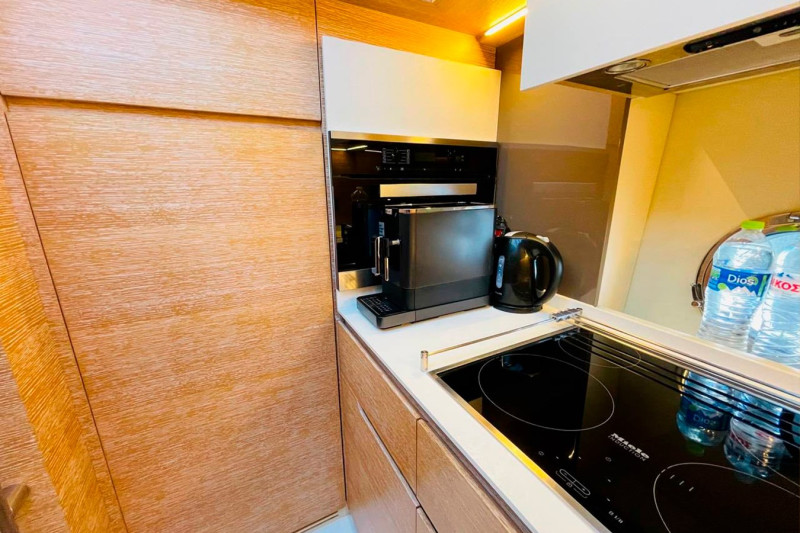 FLY 50 2016 52' 1" AZIMUT YACHTS