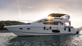 MANHATTAN 63 2011 68' 11" SUNSEEKER