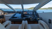 MANHATTAN 63 2011 68' 11" SUNSEEKER