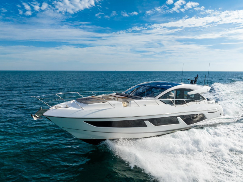 PREDATOR 74 2022 74' 10" SUNSEEKER