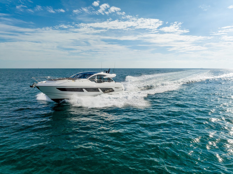 PREDATOR 74 2022 74' 10" SUNSEEKER