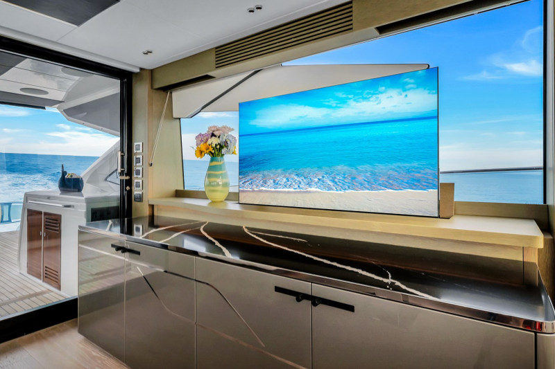 PREDATOR 74 2022 74' 10" SUNSEEKER