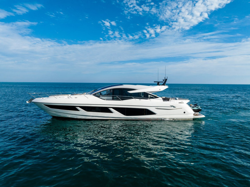 PREDATOR 74 2022 74' 10" SUNSEEKER