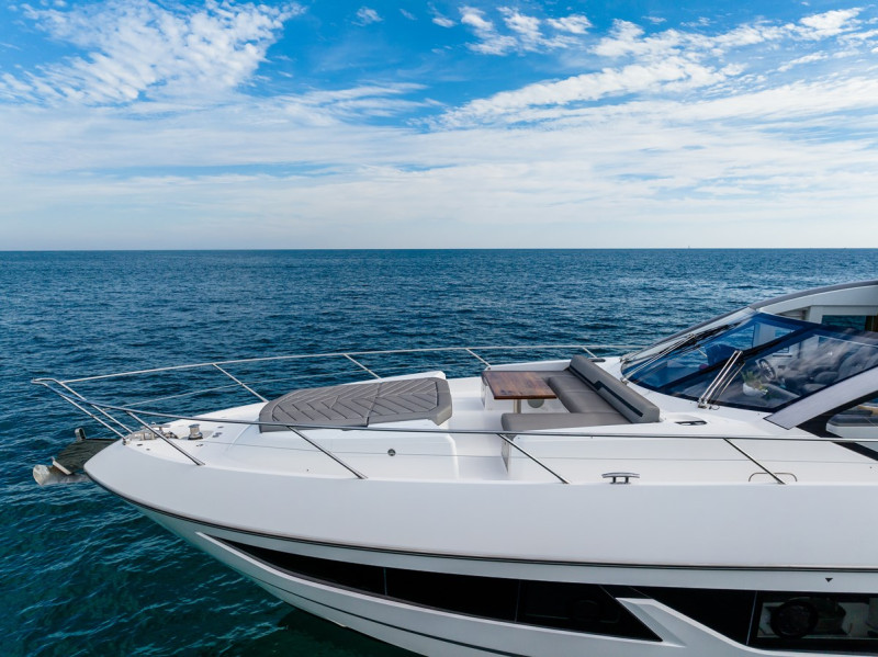 PREDATOR 74 2022 74' 10" SUNSEEKER