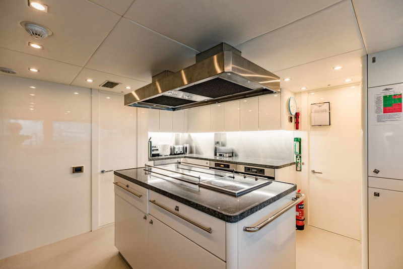 131 2012 131' 5" SUNSEEKER