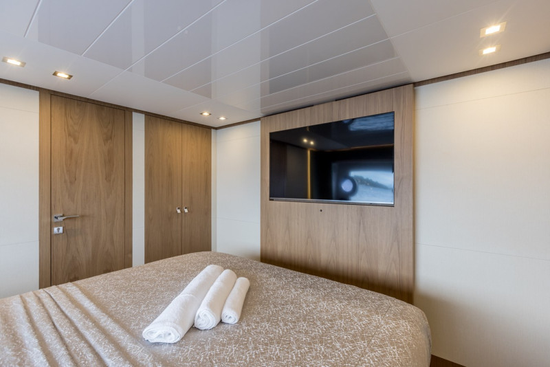 2017 95' 10" FERRETTI YACHTS