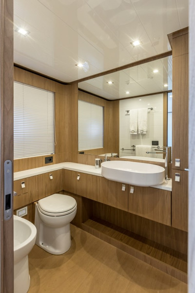 2017 95' 10" FERRETTI YACHTS