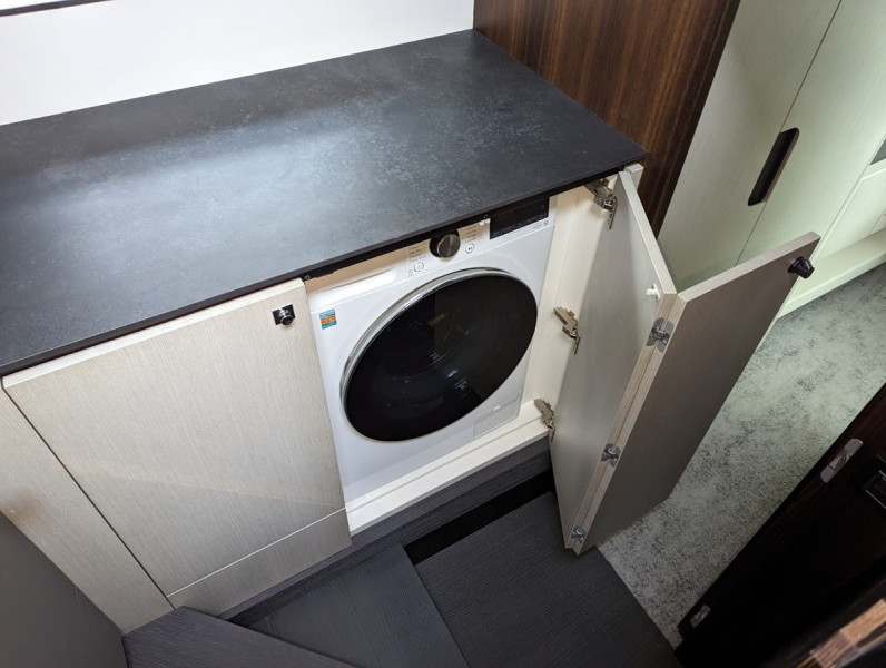 AS5 2024 57' 0" ASTONDOA