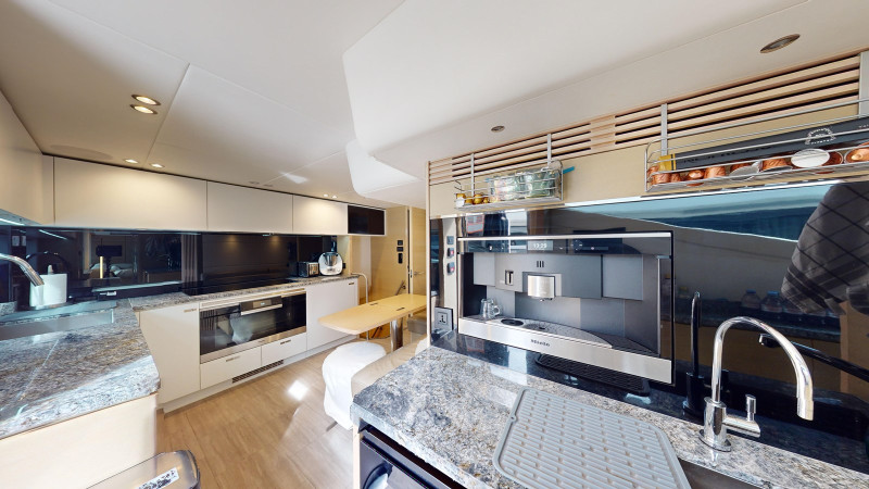 PRINCESS 30M 2019 99' 11" PRINCESS YACHTS