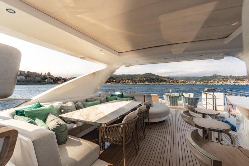 27 METRI  2019 87' 0" AZIMUT YACHTS