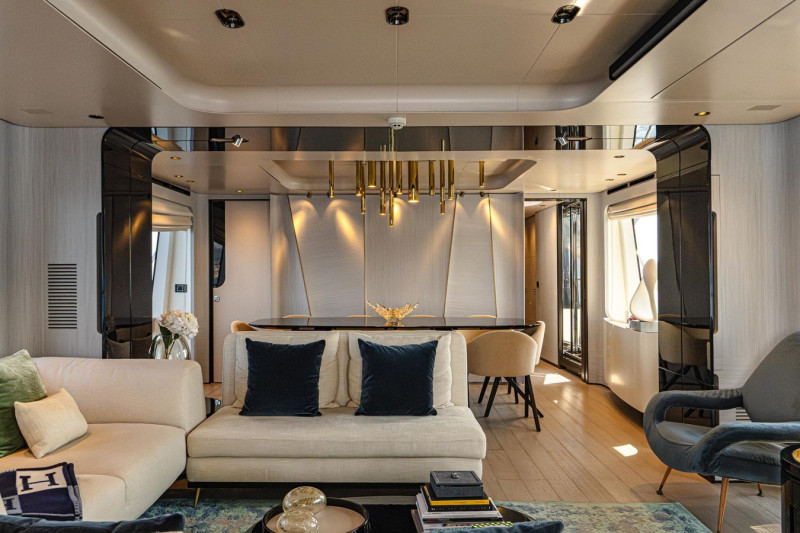 27 METRI  2019 87' 0" AZIMUT YACHTS