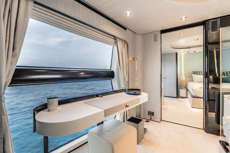 27 METRI  2019 87' 0" AZIMUT YACHTS