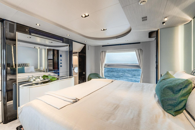 27 METRI  2019 87' 0" AZIMUT YACHTS