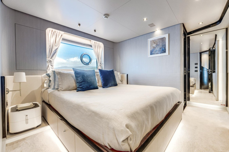 27 METRI  2019 87' 0" AZIMUT YACHTS