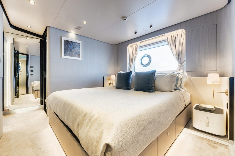 27 METRI  2019 87' 0" AZIMUT YACHTS