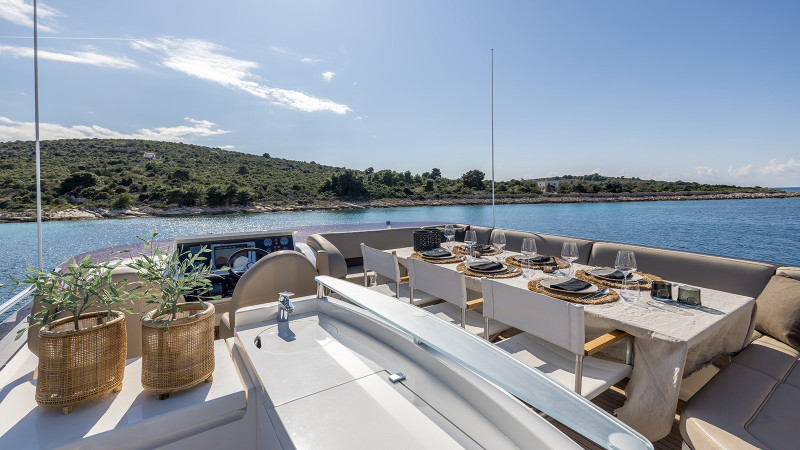 72 2012 74' 1" PRINCESS YACHTS