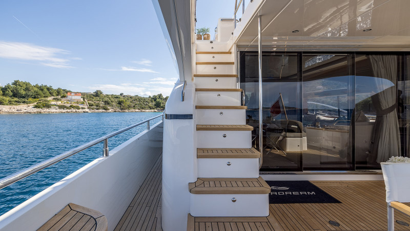 72 2012 74' 1" PRINCESS YACHTS