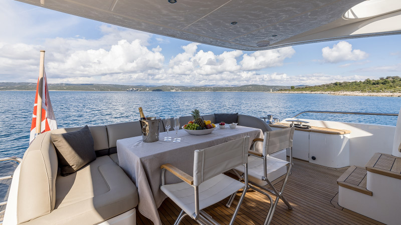 72 2012 74' 1" PRINCESS YACHTS