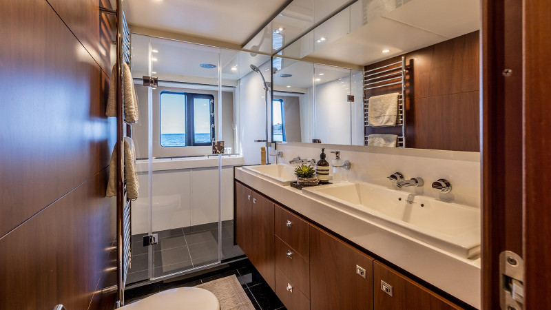 72 2012 74' 1" PRINCESS YACHTS