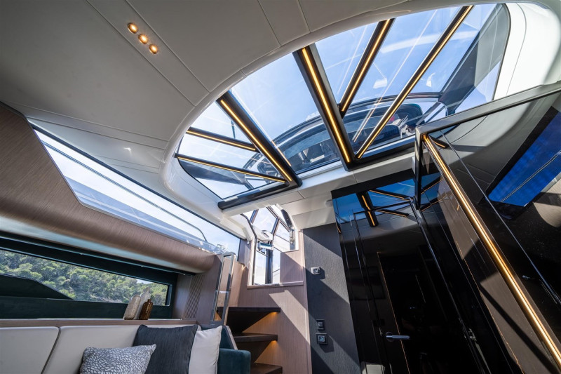 SUPERHAWK 55 2024 56' 3" SUNSEEKER