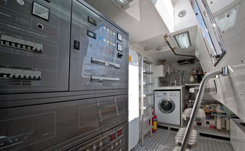 SL 82 2011 78' 7" SANLORENZO YACHTS