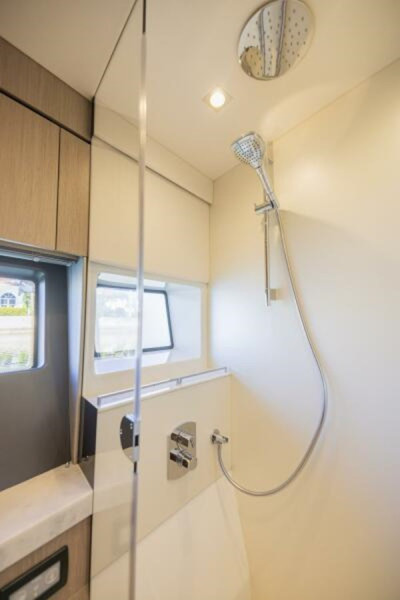 MANHATTAN 66 2019 66' 0" SUNSEEKER