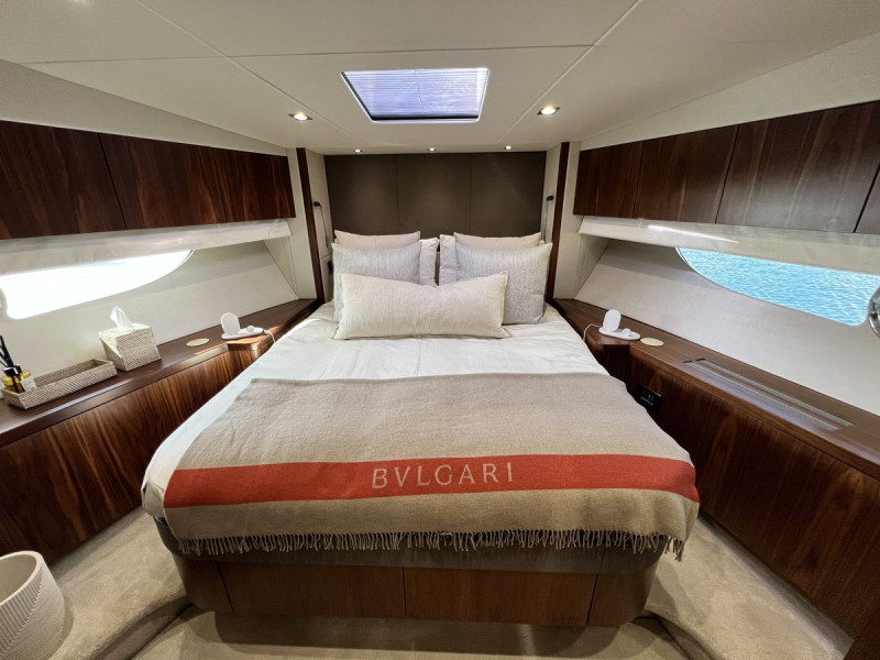 PREDATOR 57 2017 59' 10" SUNSEEKER