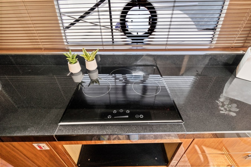 68 SPORT YACHT 2017 68' 0" SUNSEEKER