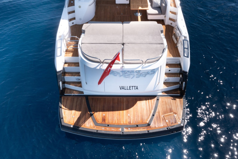 74' 2011 74' 10" SUNSEEKER