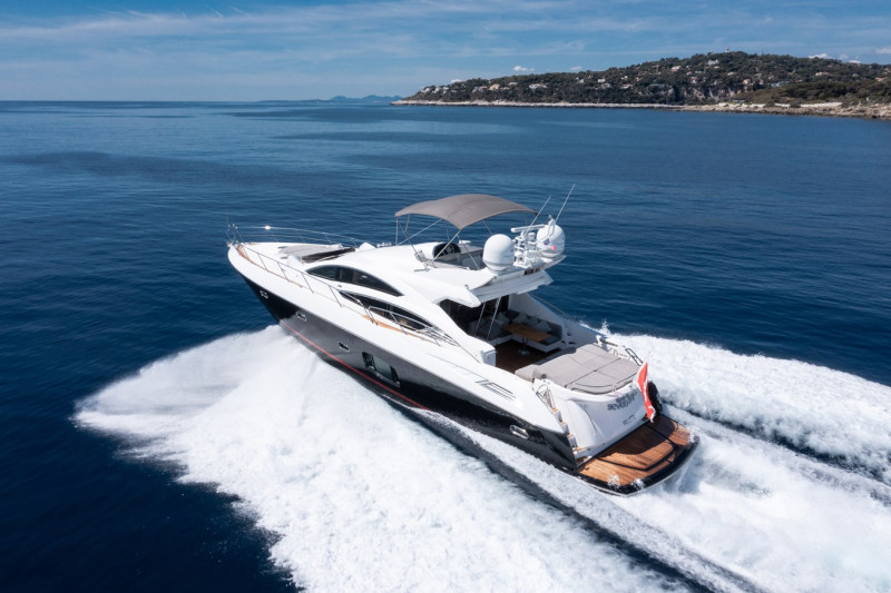 74' 2011 74' 10" SUNSEEKER
