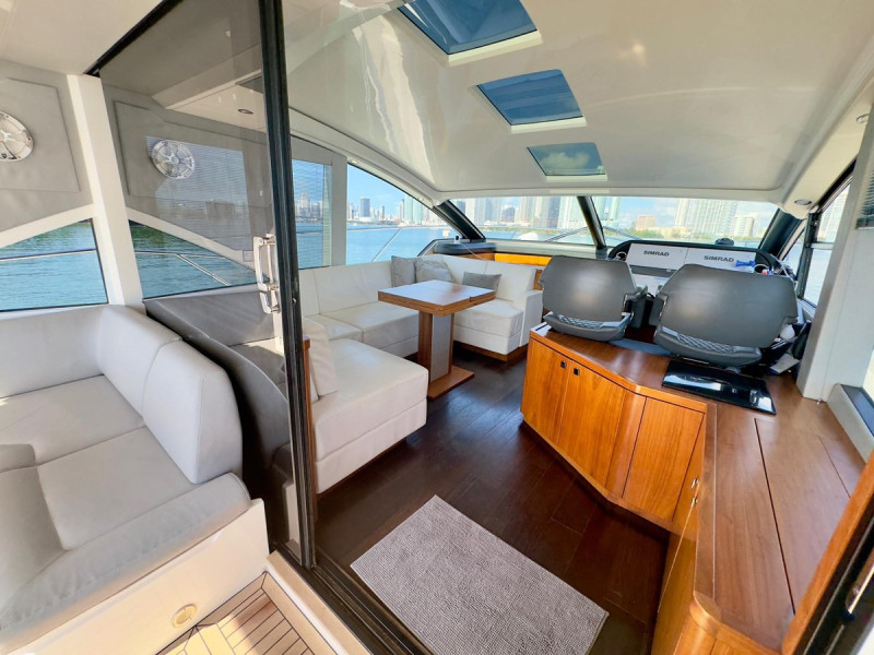 PREDATOR 57 2018 57' 0" SUNSEEKER