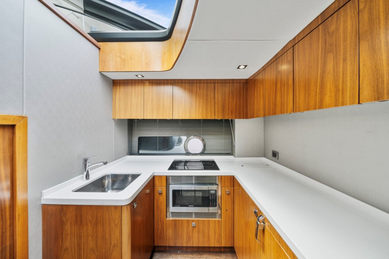 PREDATOR 57 2018 57' 0" SUNSEEKER