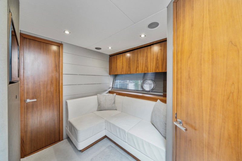 PREDATOR 57 2018 57' 0" SUNSEEKER