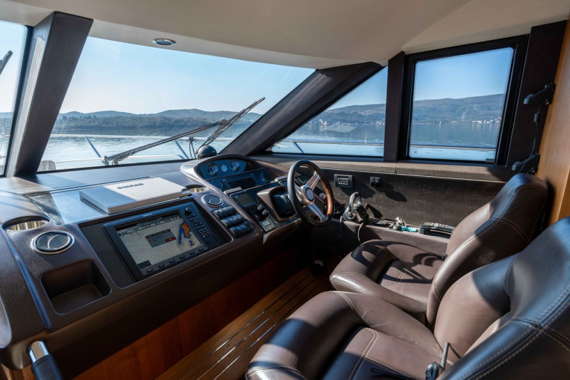 2012 61' 1" PRINCESS YACHTS