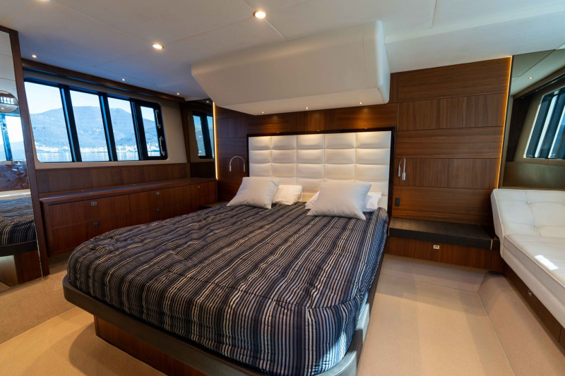 2012 61' 1" PRINCESS YACHTS