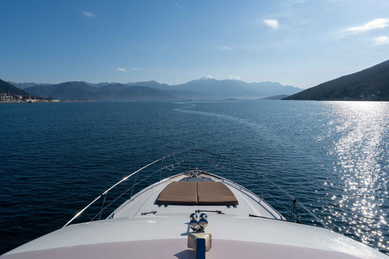 2012 61' 1" PRINCESS YACHTS