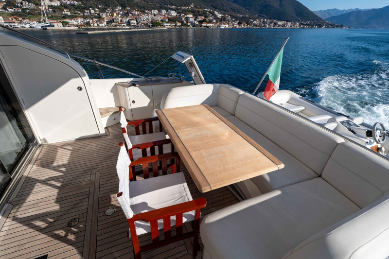 2012 61' 1" PRINCESS YACHTS