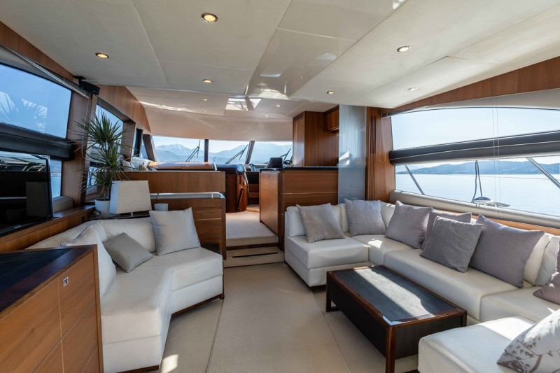 2012 61' 1" PRINCESS YACHTS