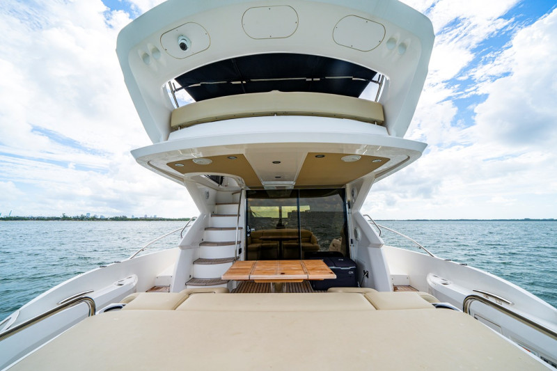 MANHATTAN 53 2013 60' 2" SUNSEEKER