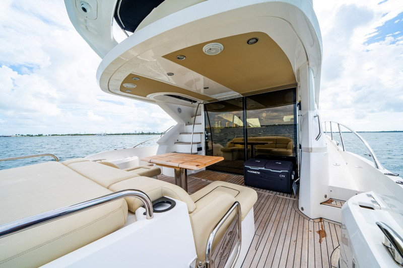 MANHATTAN 53 2013 60' 2" SUNSEEKER