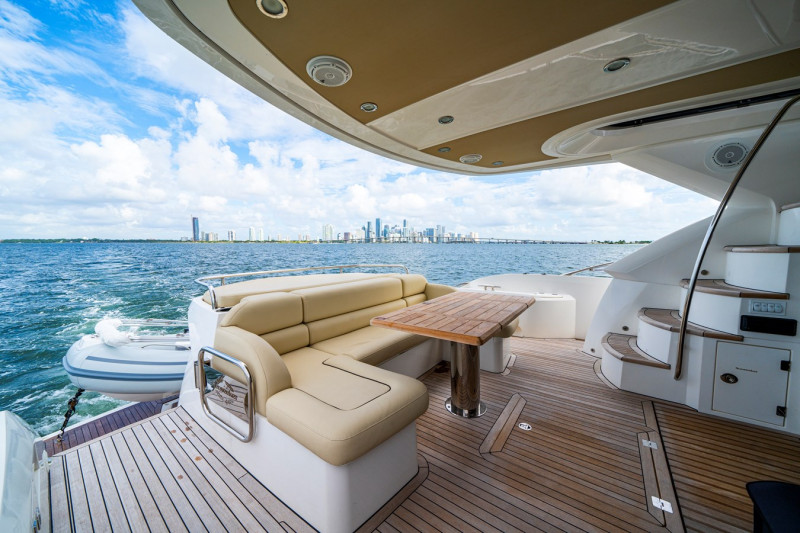 MANHATTAN 53 2013 60' 2" SUNSEEKER