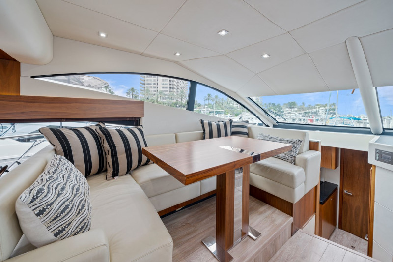 MANHATTAN 53 2013 60' 2" SUNSEEKER