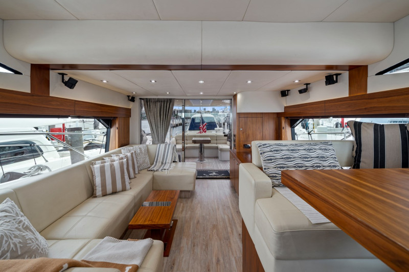 MANHATTAN 53 2013 60' 2" SUNSEEKER