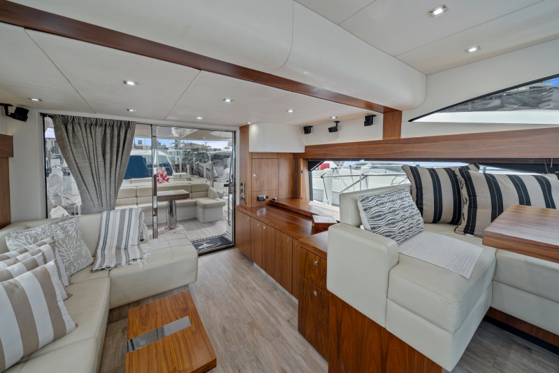 MANHATTAN 53 2013 60' 2" SUNSEEKER