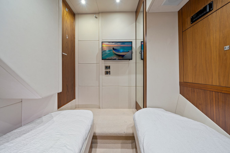 MANHATTAN 53 2013 60' 2" SUNSEEKER