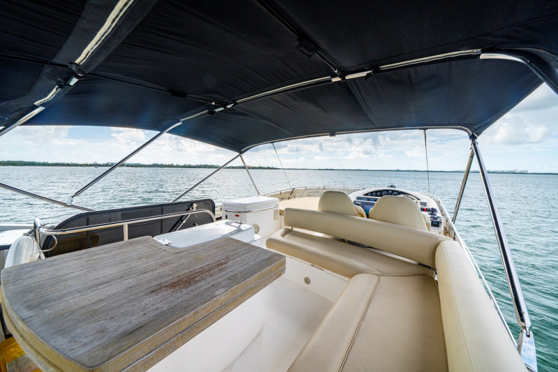 MANHATTAN 53 2013 60' 2" SUNSEEKER