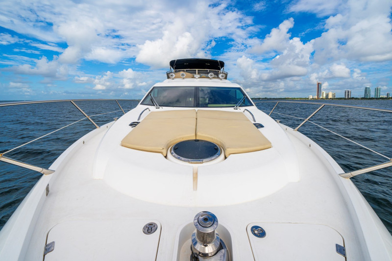 MANHATTAN 53 2013 60' 2" SUNSEEKER